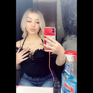 Meet your Posher, Abigail